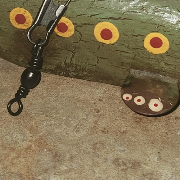 Vintage Handcrafted Folkart Wooden Fish Signed DP - Picture 6 of 10